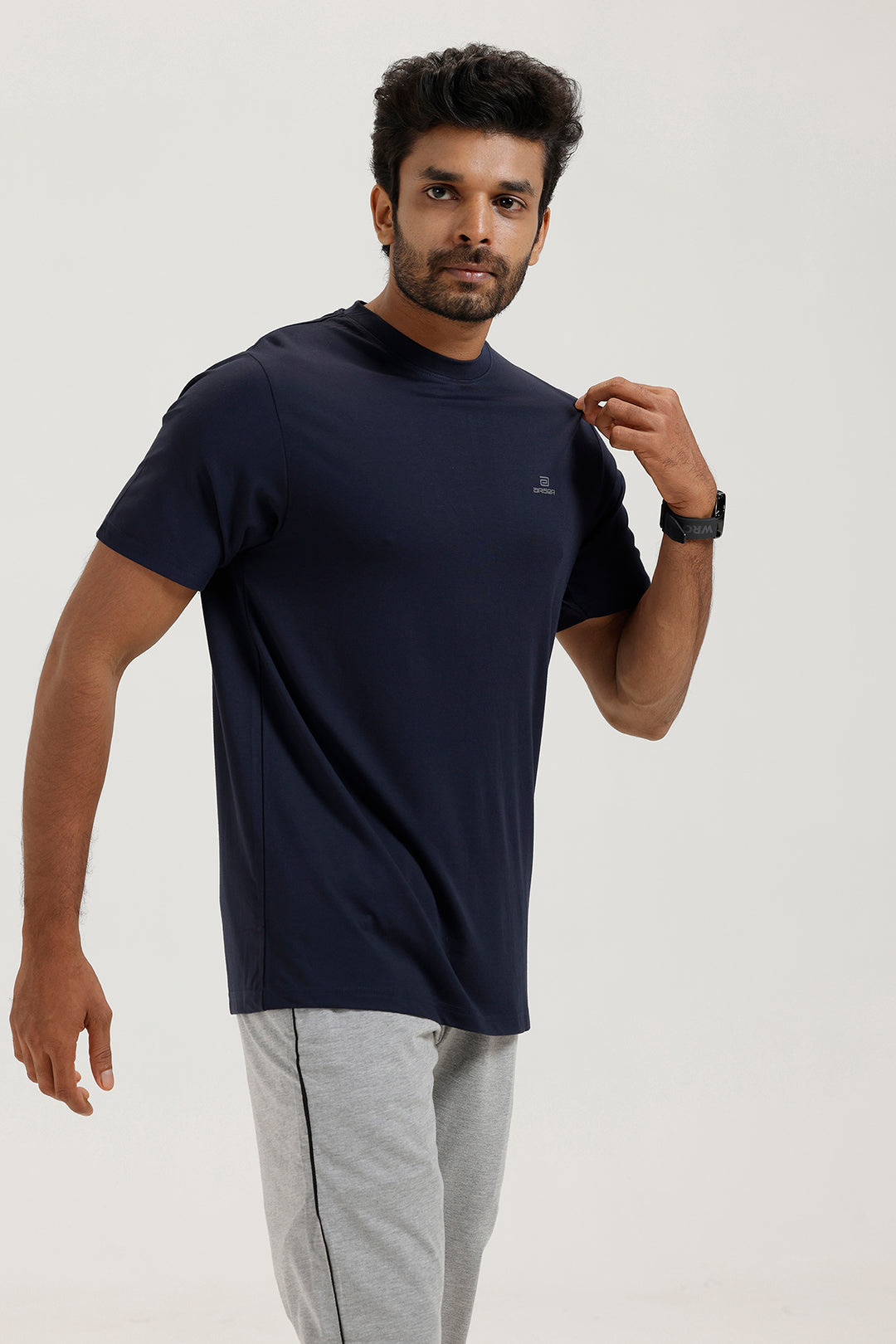 Ariser soft Dark Blue T-shirt crafted for men who prefer both style and ease.