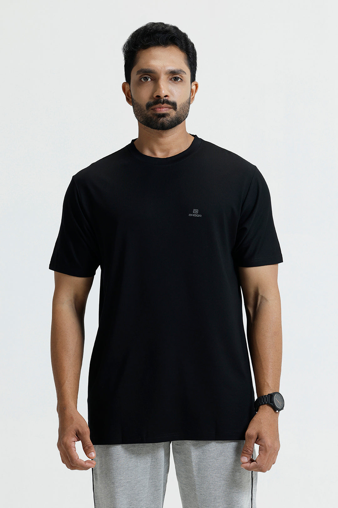 Black athletic round neck T-shirt for men