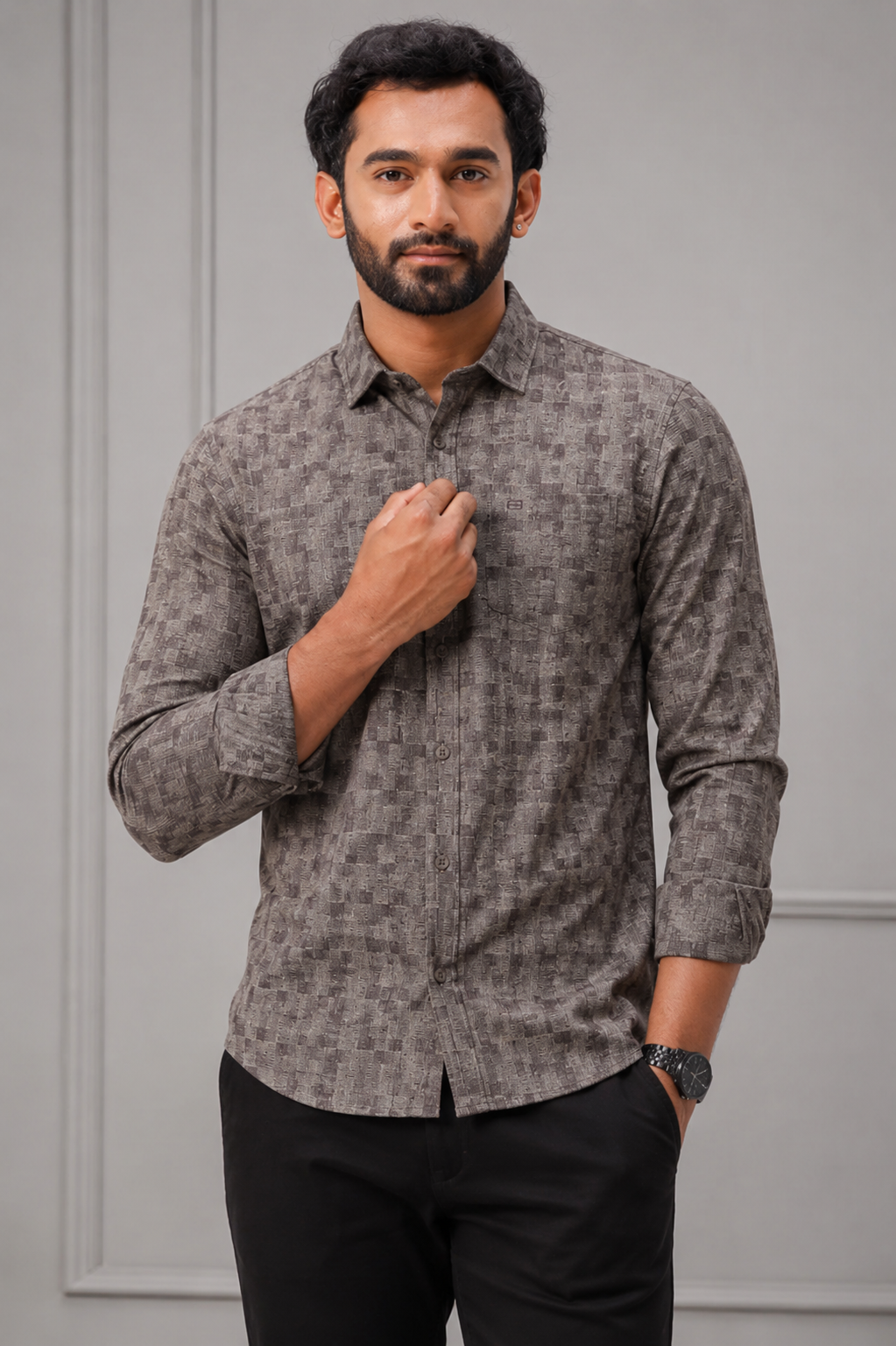 Patterned shirt with ariser 